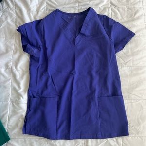 Mandala 6 Pocket Top True Grape Purple (Size S)& Joggers True Grape (Size M) Set